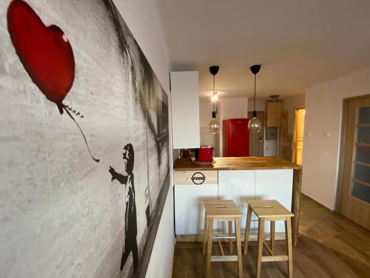 On The Corner 7 Apartment Katowice Bagian luar foto